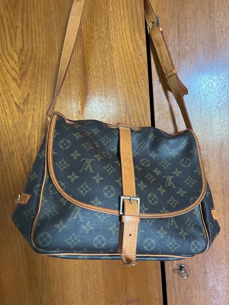 Sac à bandoulière grand format louis vuitton