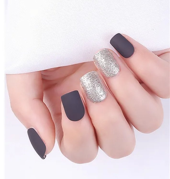 Press on nails