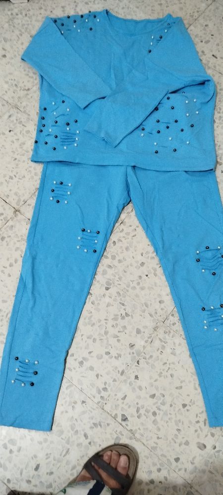 Tenue Bleu turquoise avec perle