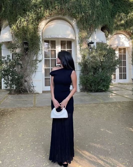 Robe noir chic élégante ✨