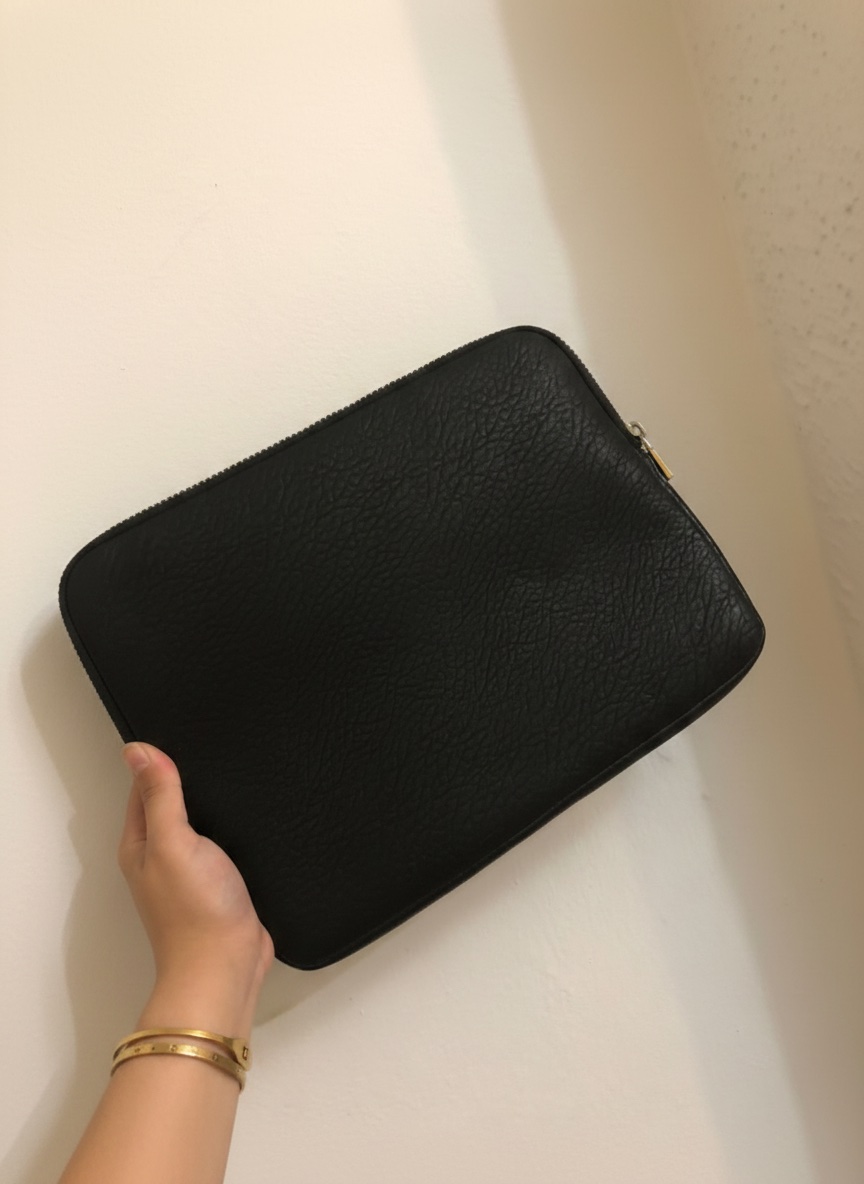 Housse pc en cuir  parfois 