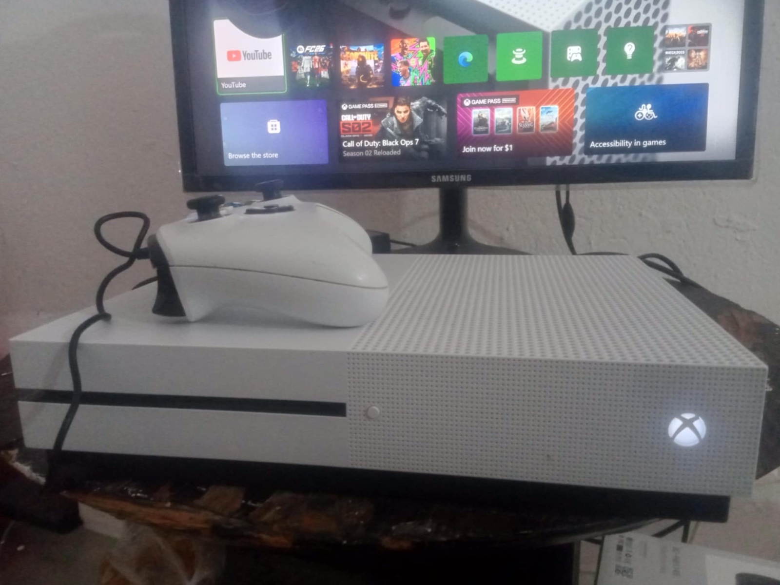 Xbox one s 1t ma3ha manute ou ecron samsung hdmi ou casce iconx