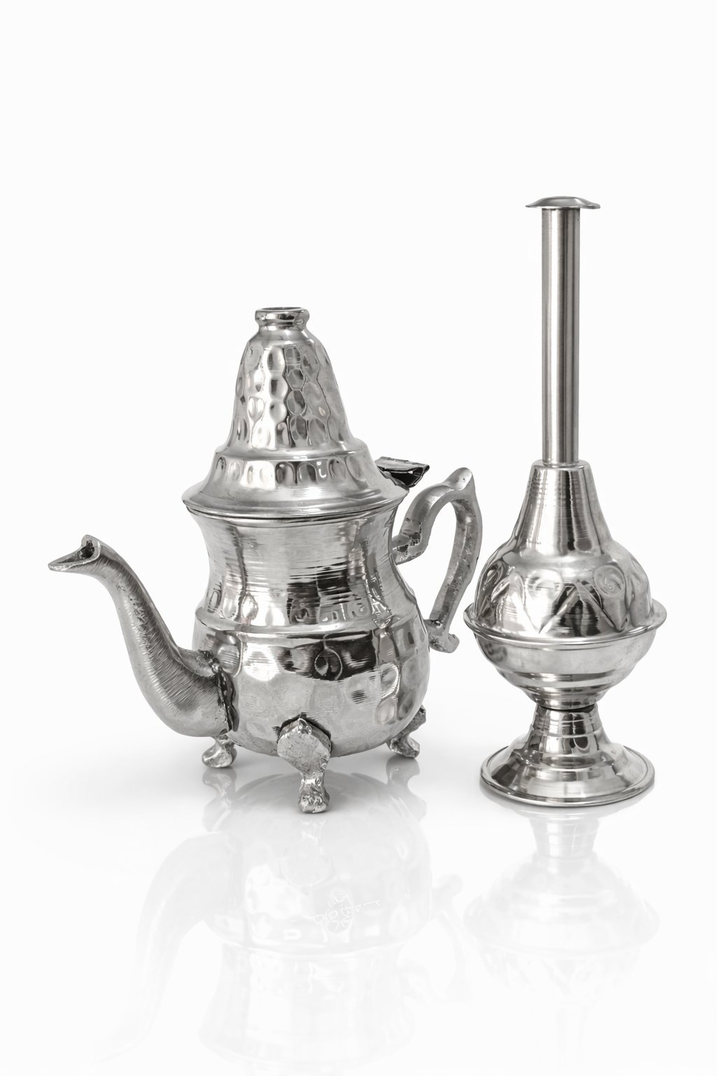 Théière et aspergeoir en cuivre argenté