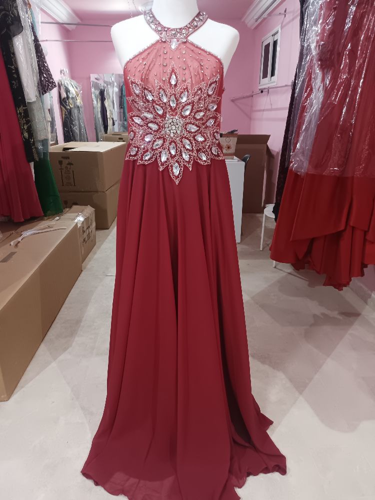 Robe soirée classe en rouge bordeau