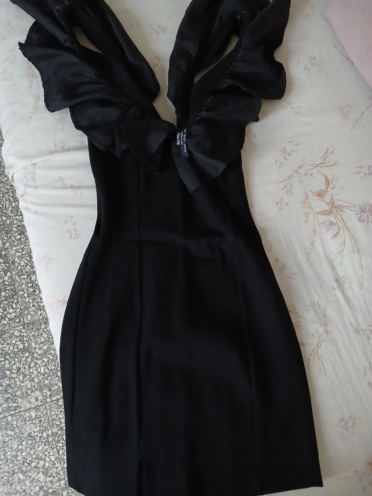 Robe noire bershka taille xs