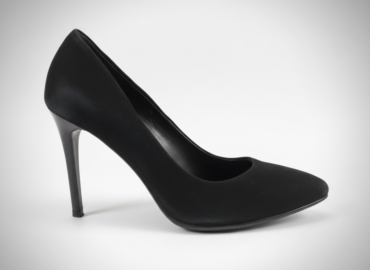 Escarpin à talons hauts en noir 