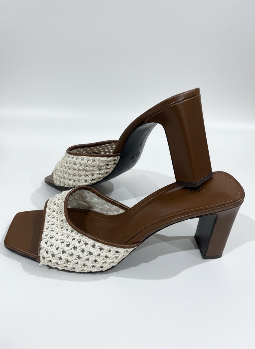 Sandales a talon la marque zara jamais portèe