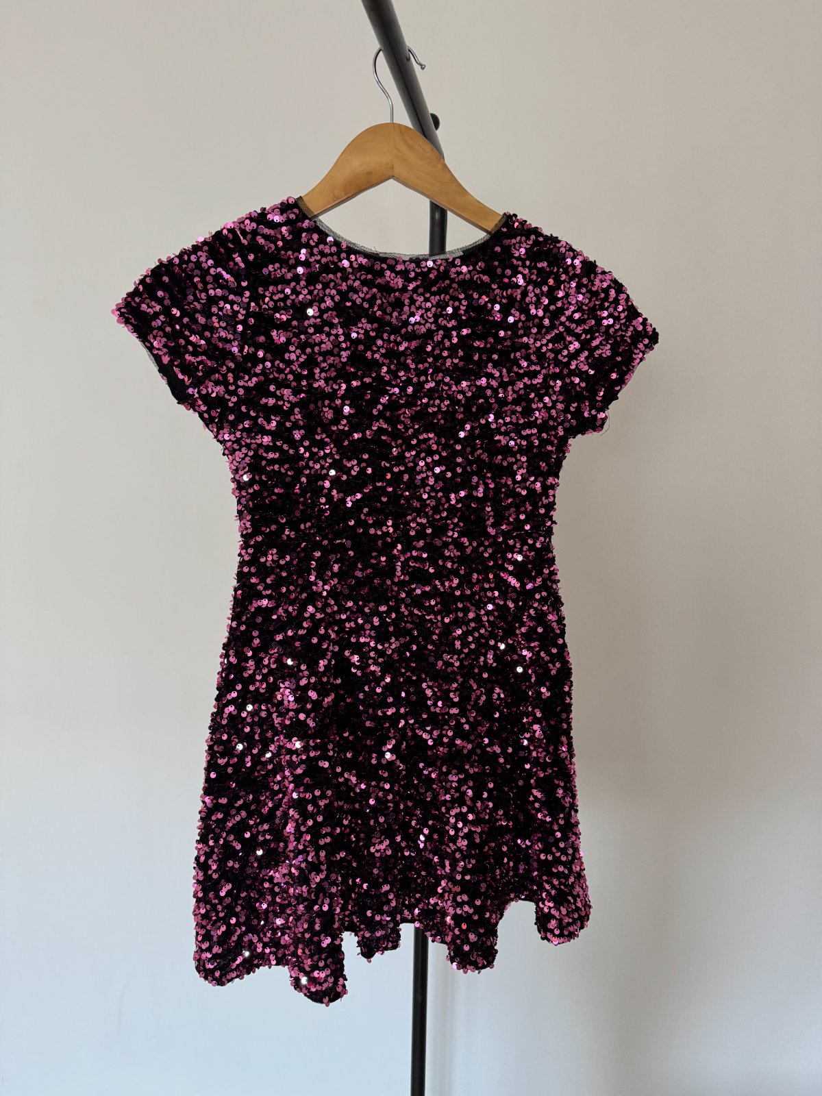 Une jolie robe pour une petite fille taille 9 ans de la marque zara