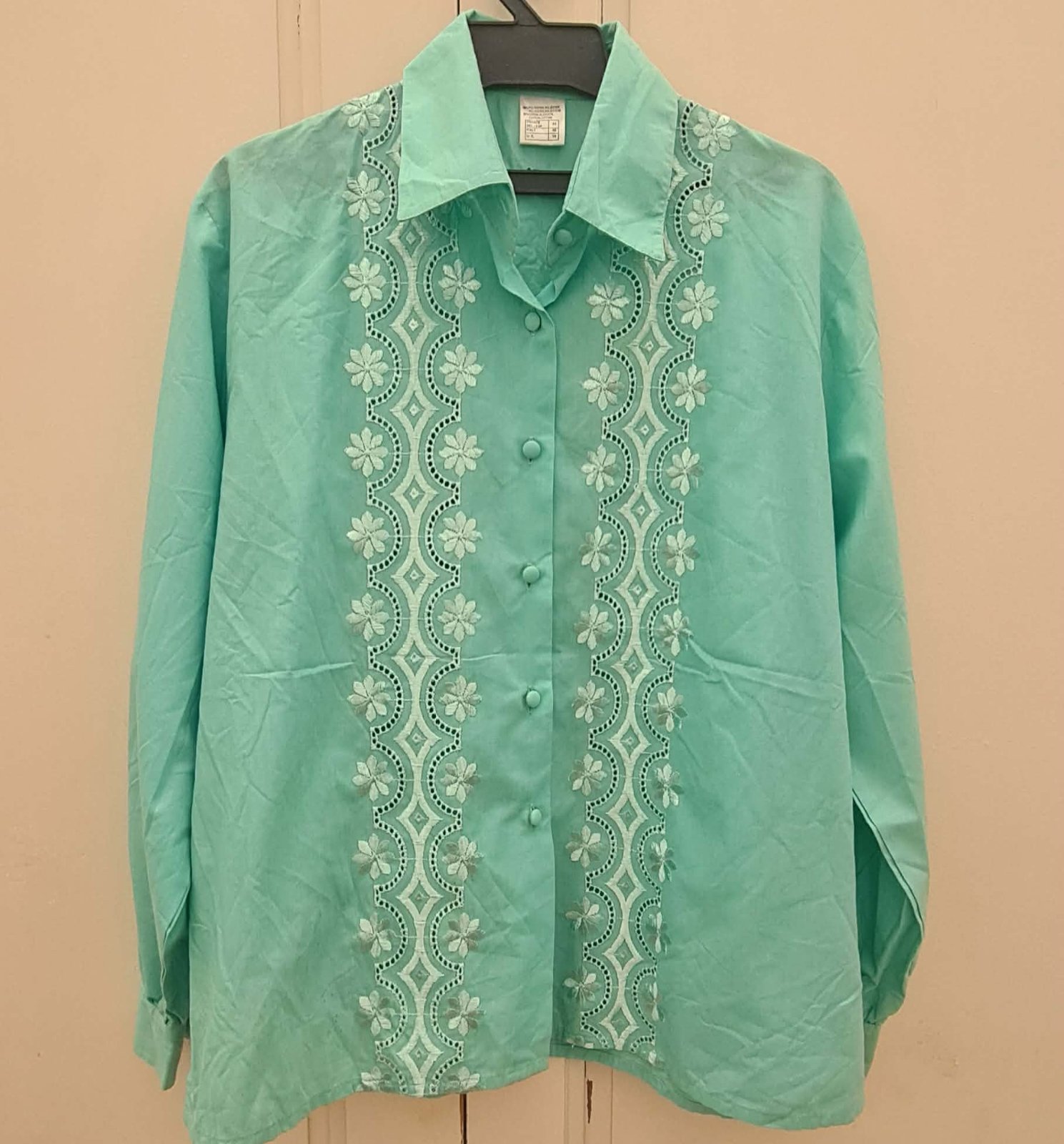 Chemise avec broderie anglaise