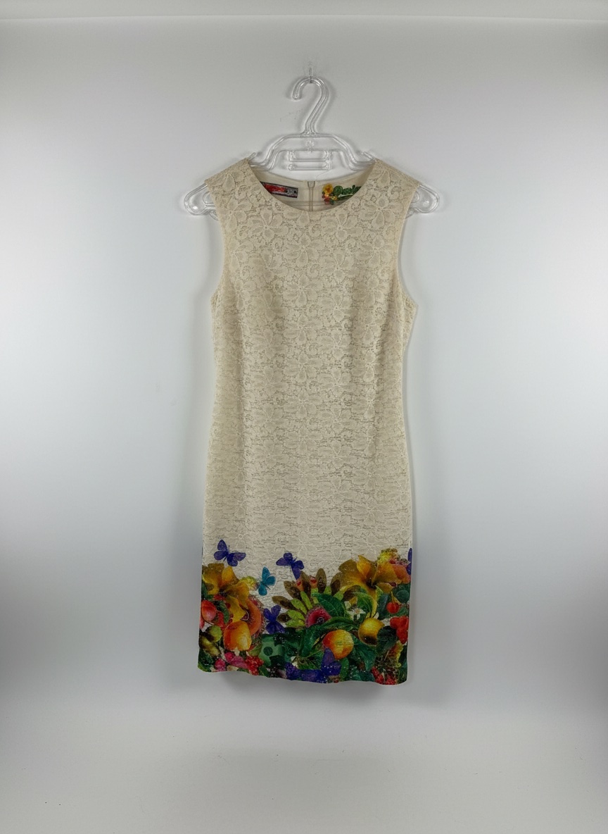 Robe ecrue en dentelle 