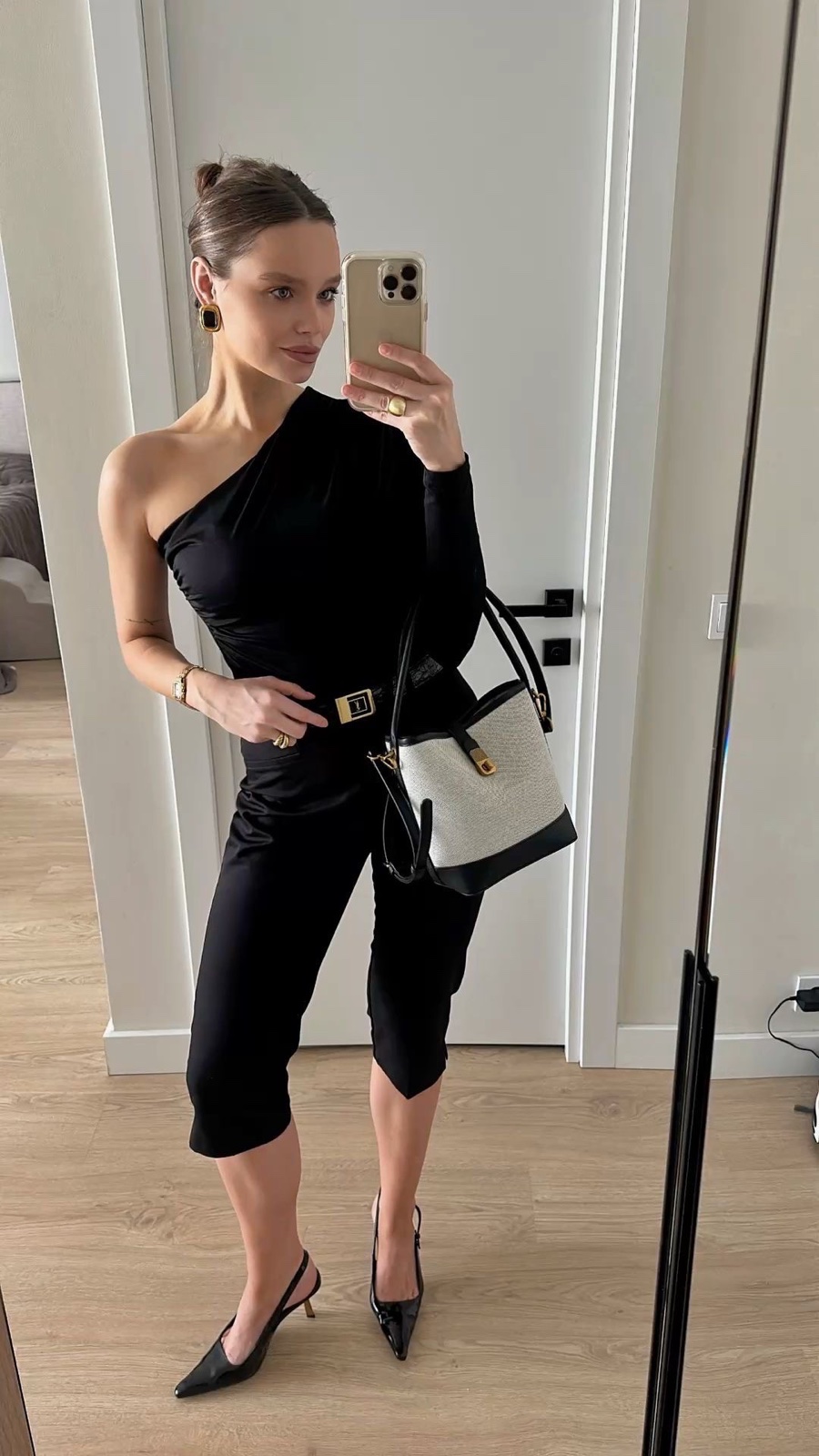 One shoulder body Stradivarius