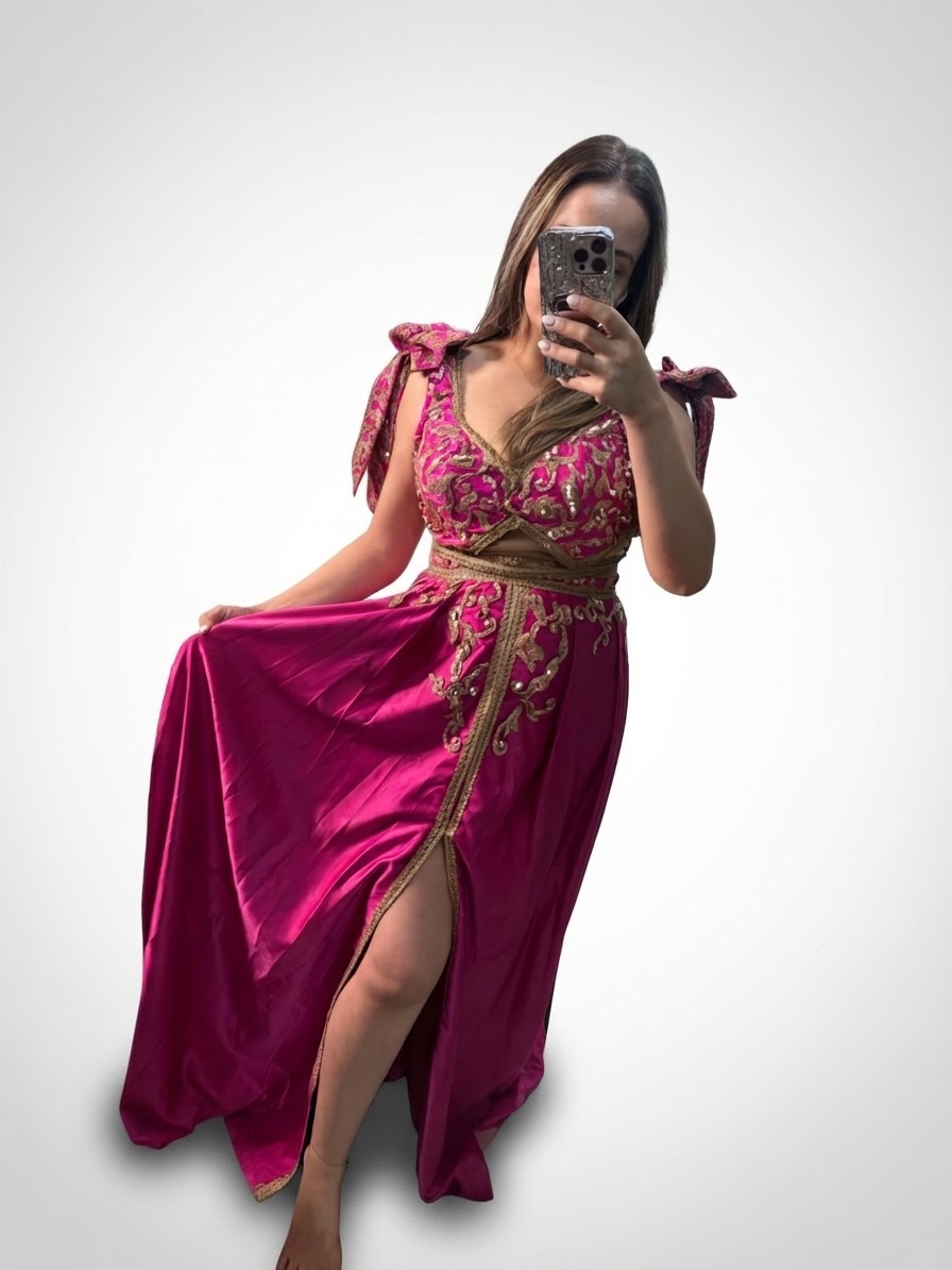 Jupe et corssage jamais porté (jdida neuf) en rose indien