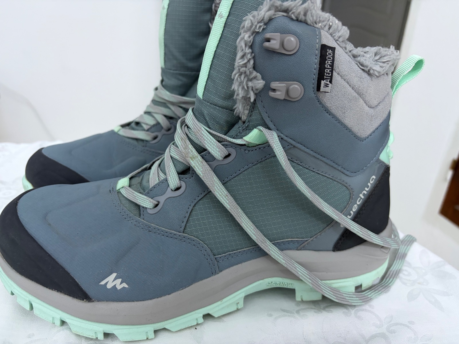 Chaussure Quechua de camping et randonnée 