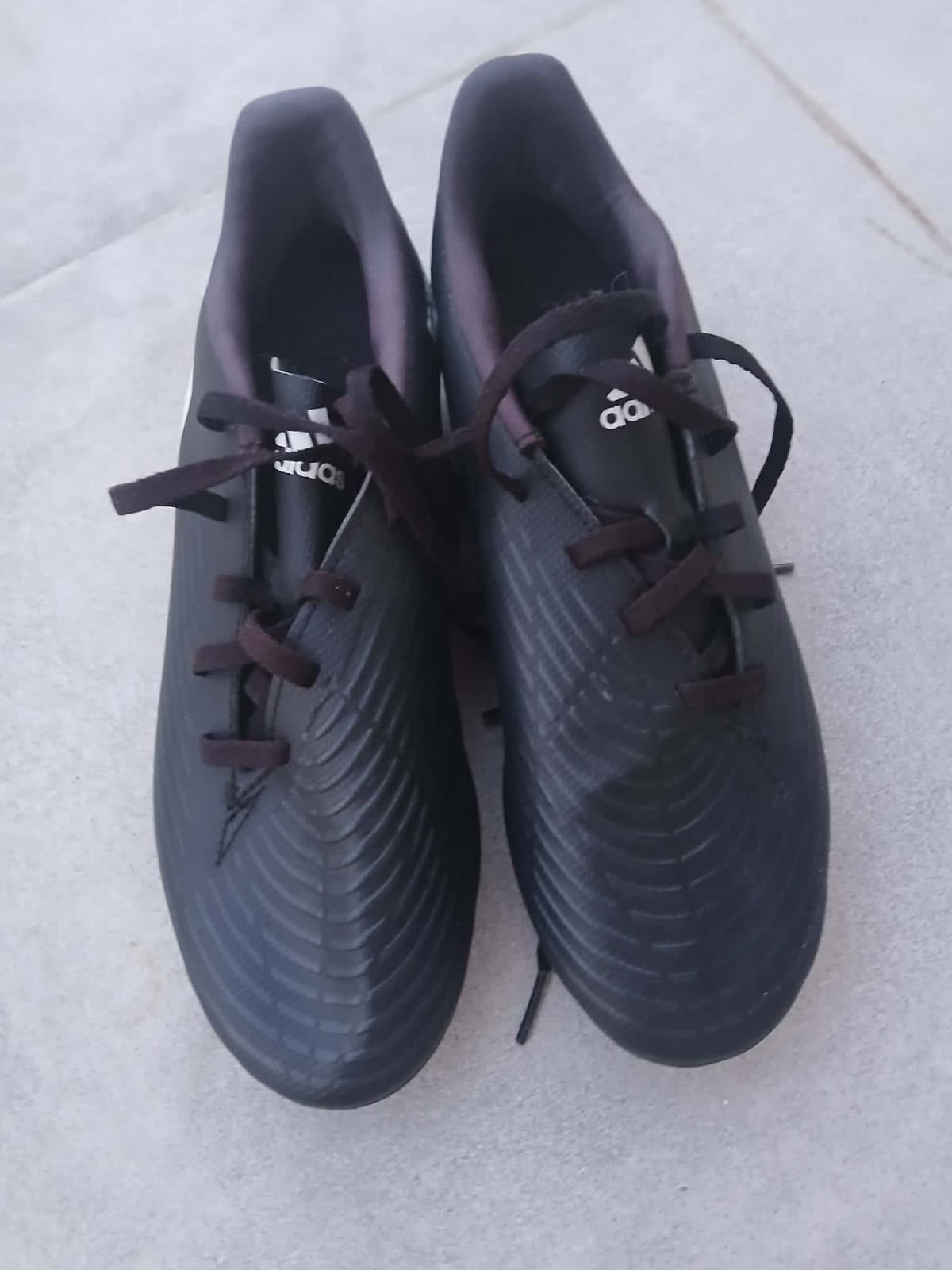 Crampon_Adidas_Noir