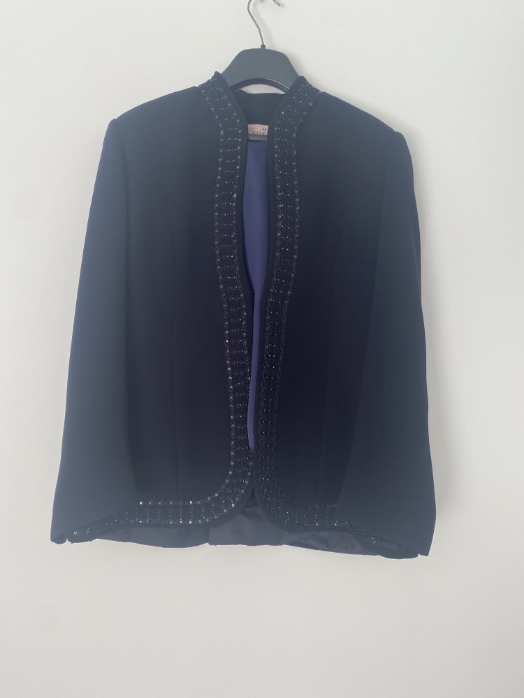 Ensemble bleu marine avec jupe en crepe
