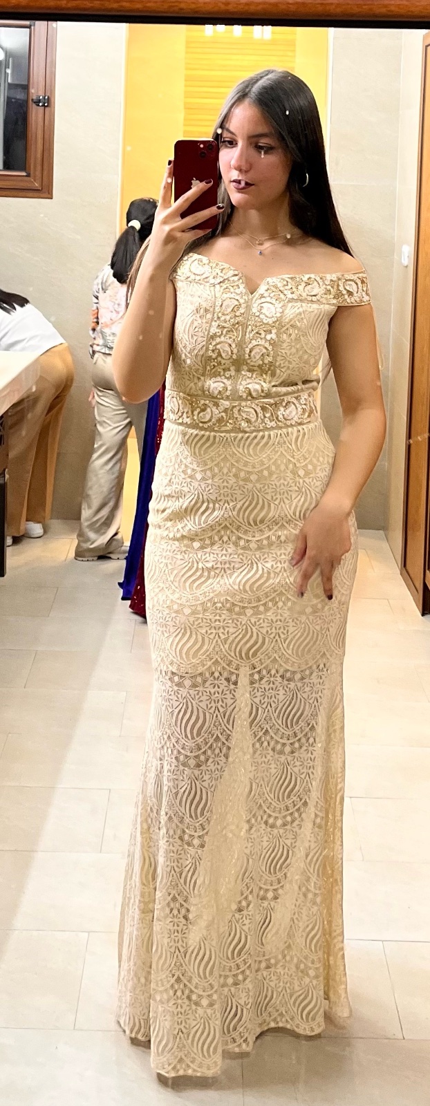 Robe soiree dentelle beige 
