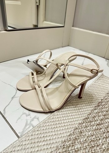 Sandales MANGO neufs 