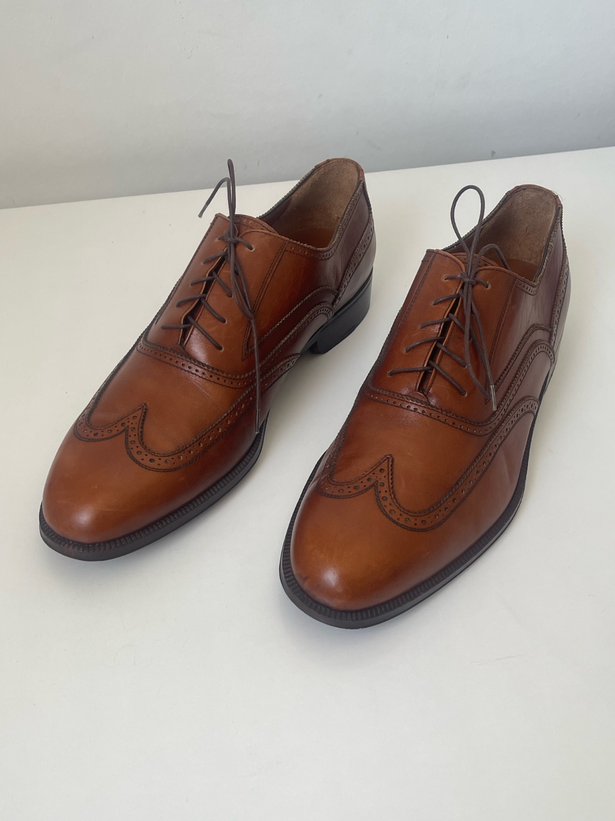 Ferragamo Wing Tip