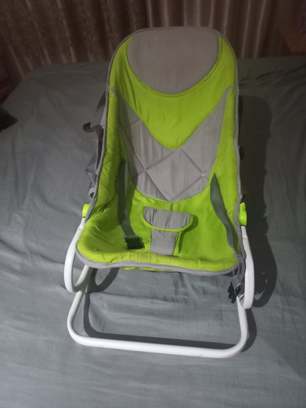 Chaise bébé verte