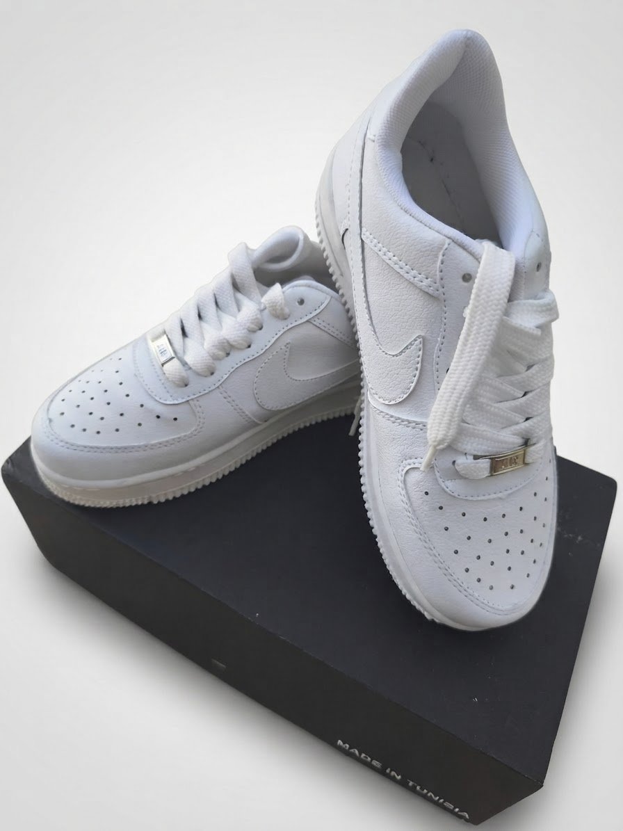 Baskets blanches style Air Force 1 – Taille 39 – Neuves