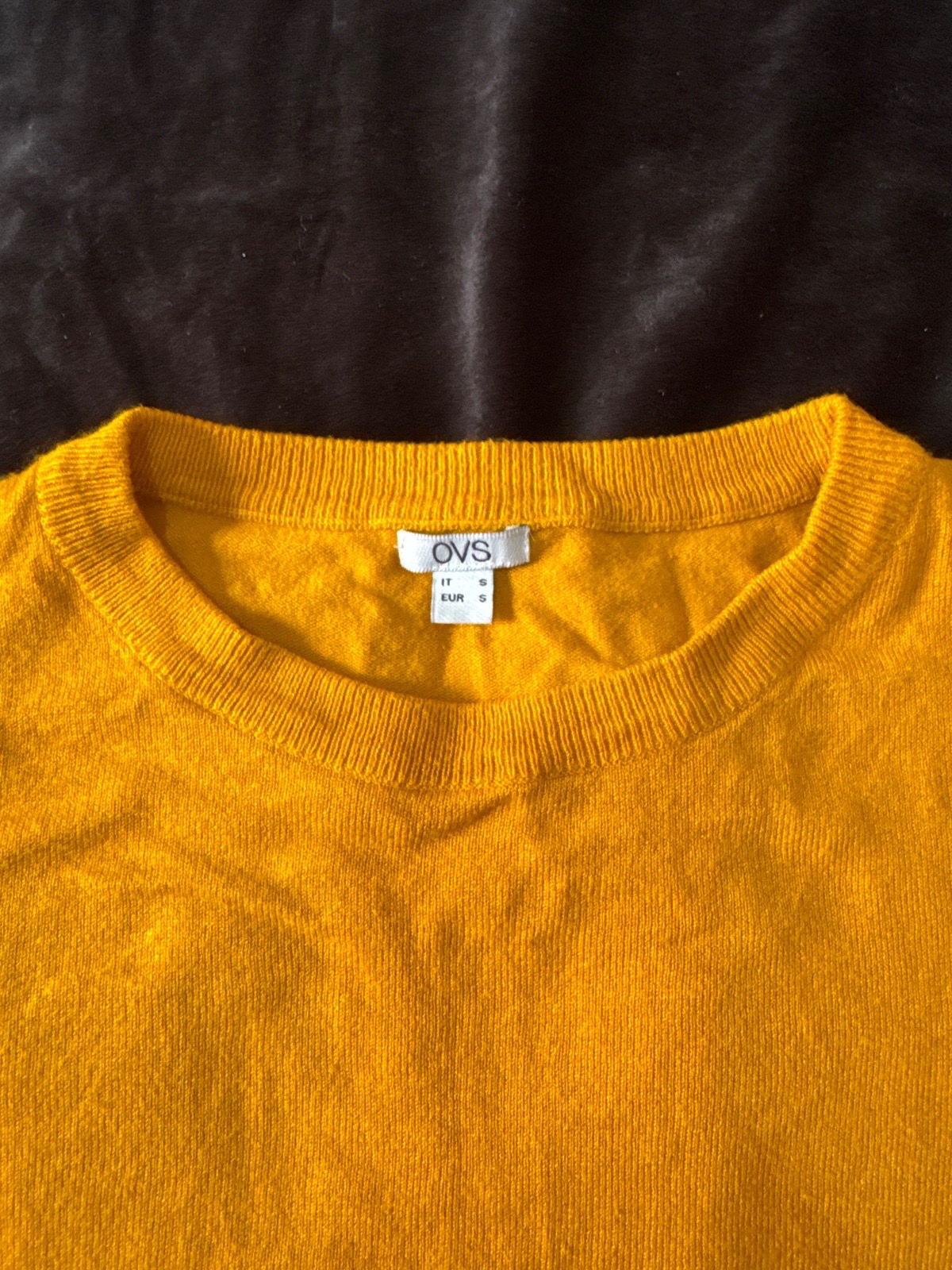 Pull jaune ovs