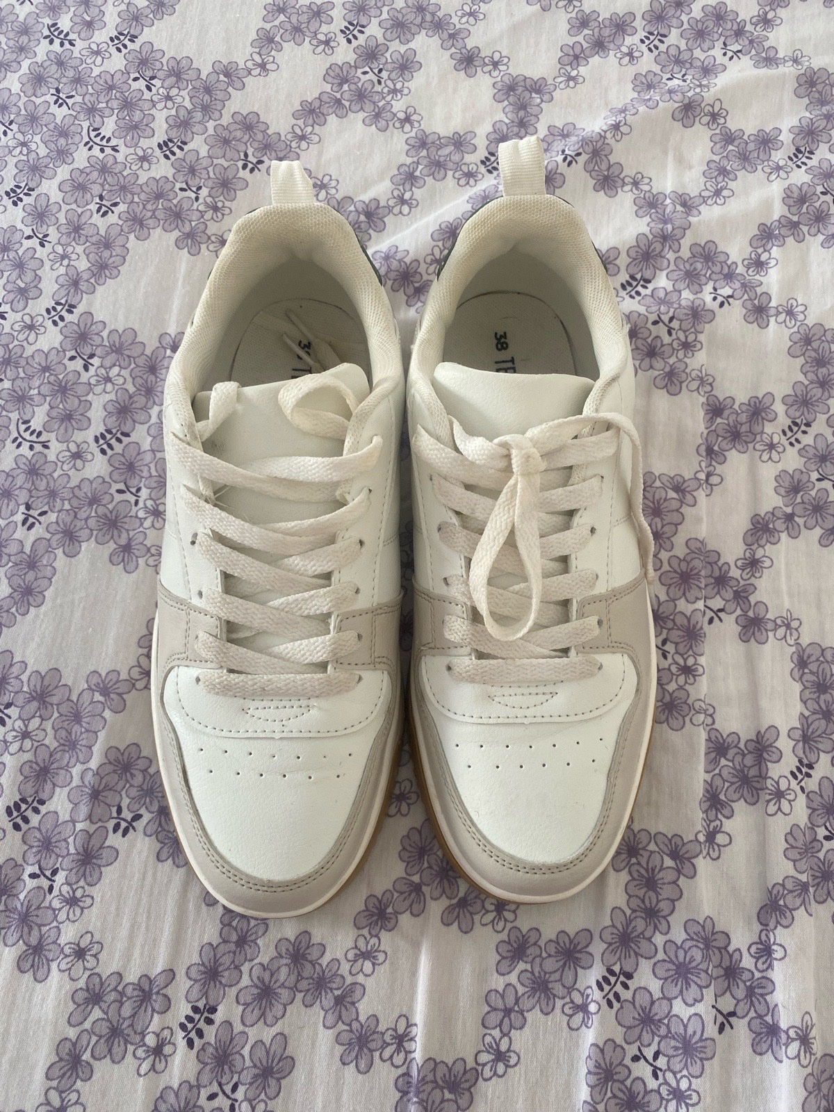 Baskets blanc