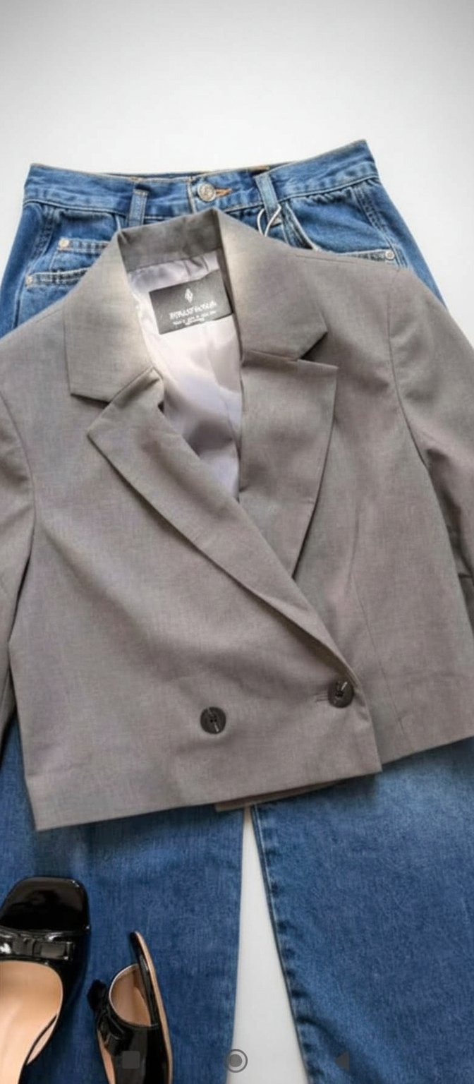 Cropped blazer gris stradivarius (serouel dispo)