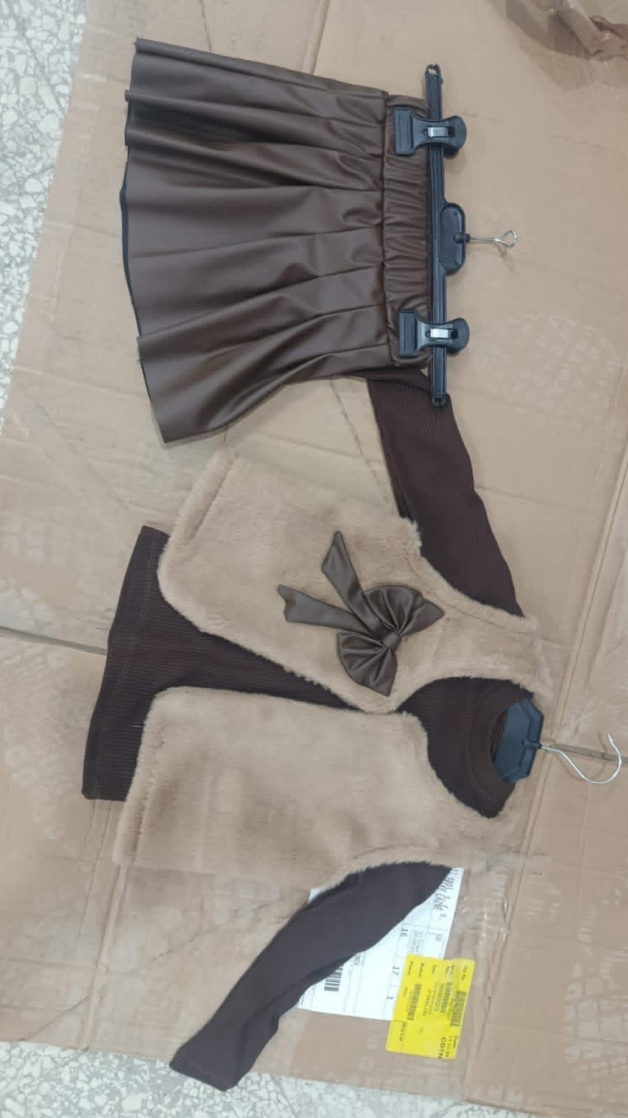 Jupe cuire + pulle en marron