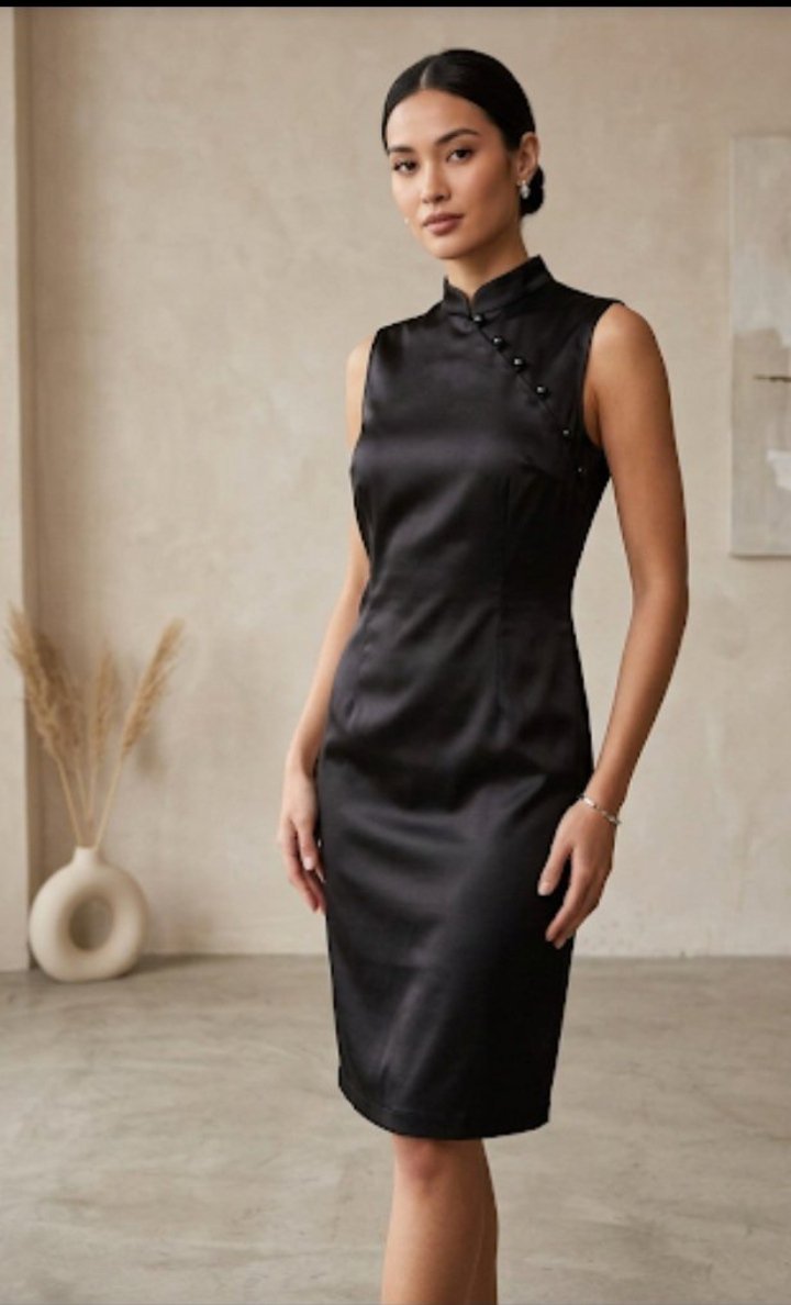 Robe noire Col chinois sans manches 