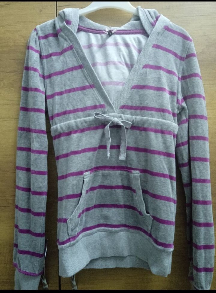 Pull gris et violet 