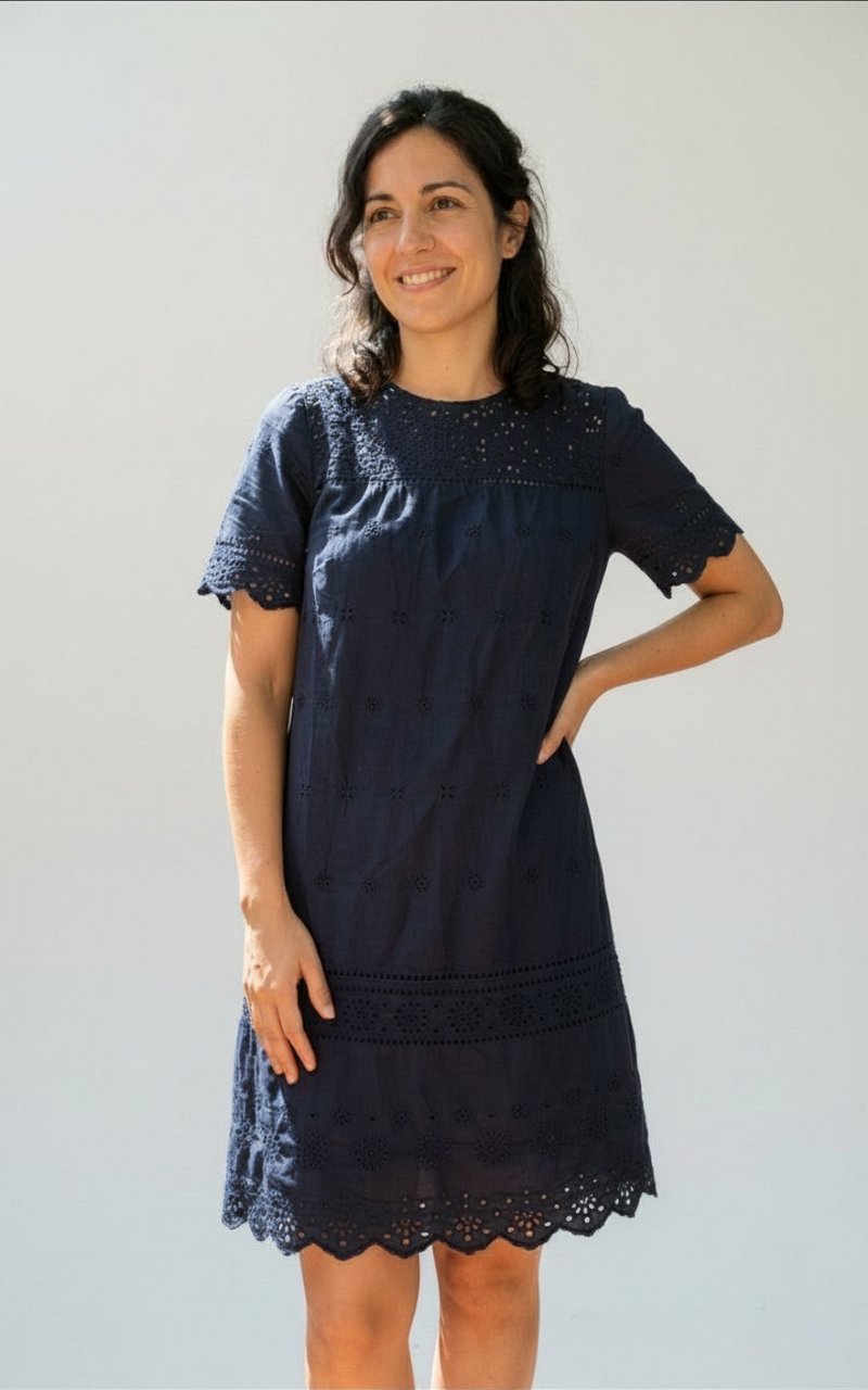 Jolie robe avec broderie anglaise 