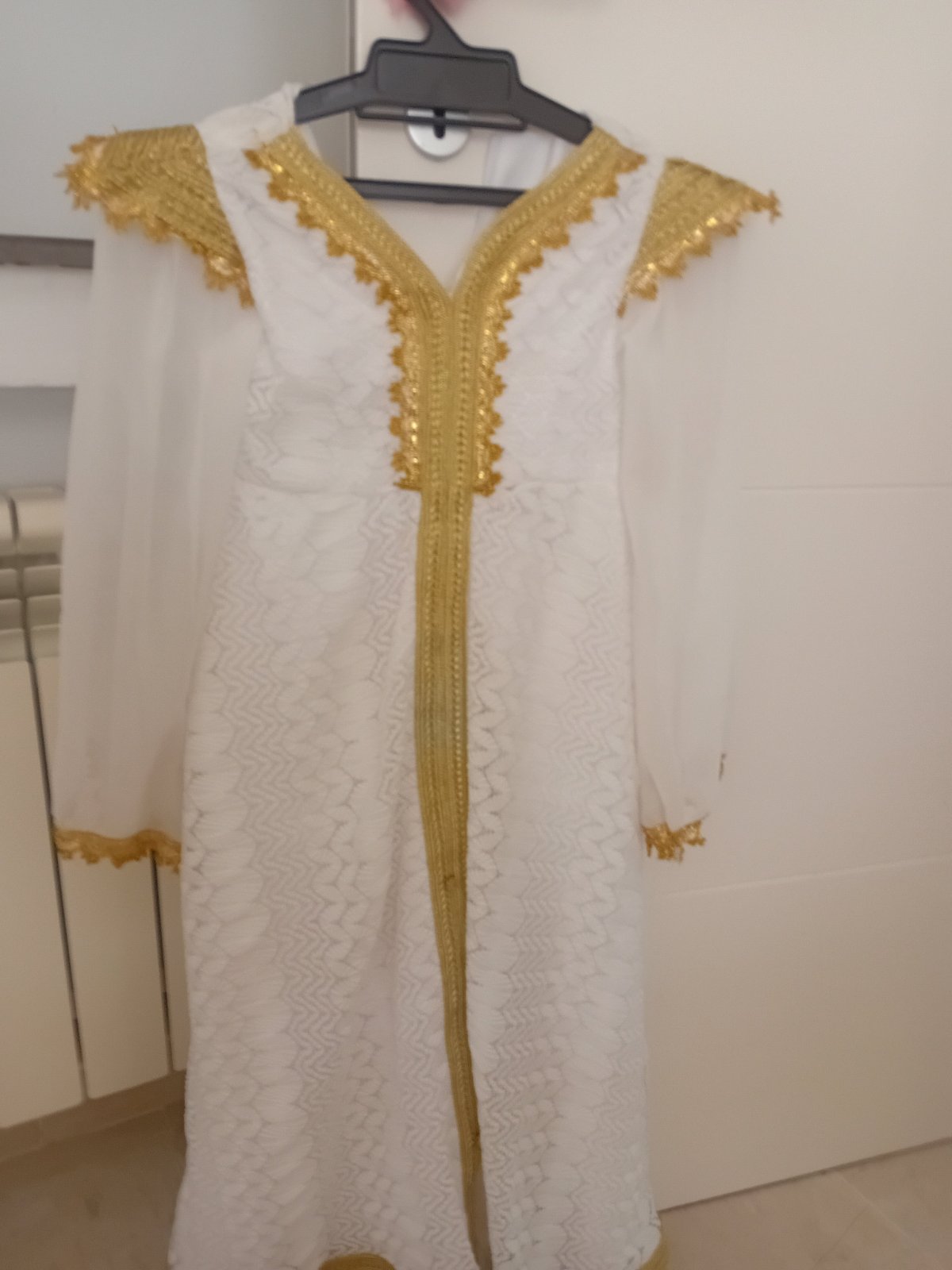 Robe blanche- 9 ans 