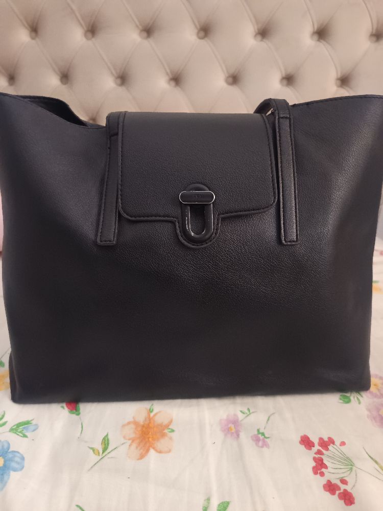 Sac noir parfois 