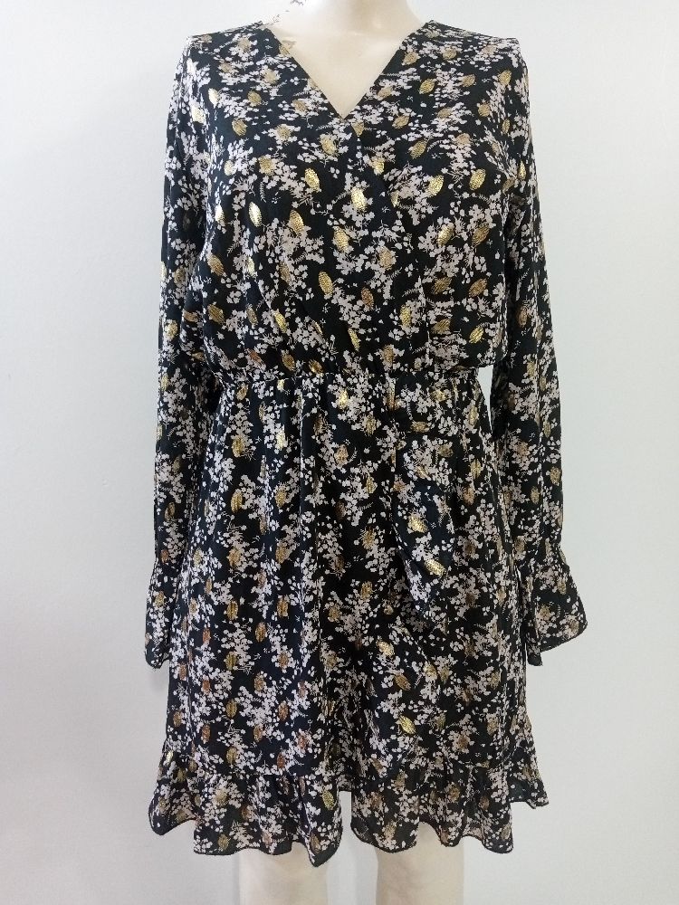 robe noire à fleurs blanches et feuilles dorées