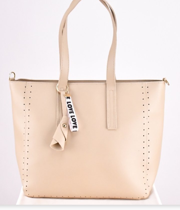 Sac à main beige élégant 