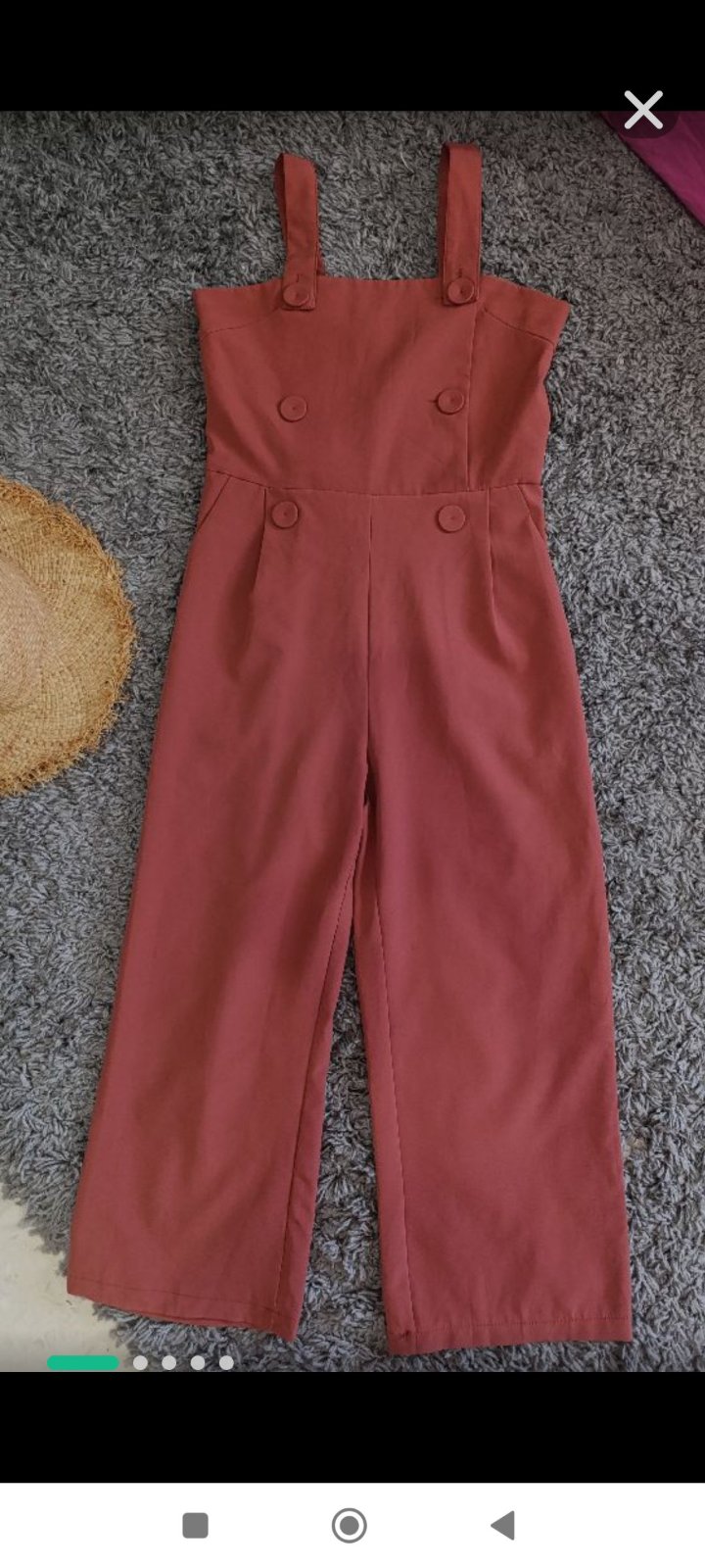 La benna 🤩🤩🤩 salopette rose avec pull et avec une jolie bracelet en perles rose forsa ma tet3awdhech tnajmou tlbsouha sif wela chte la salopette 