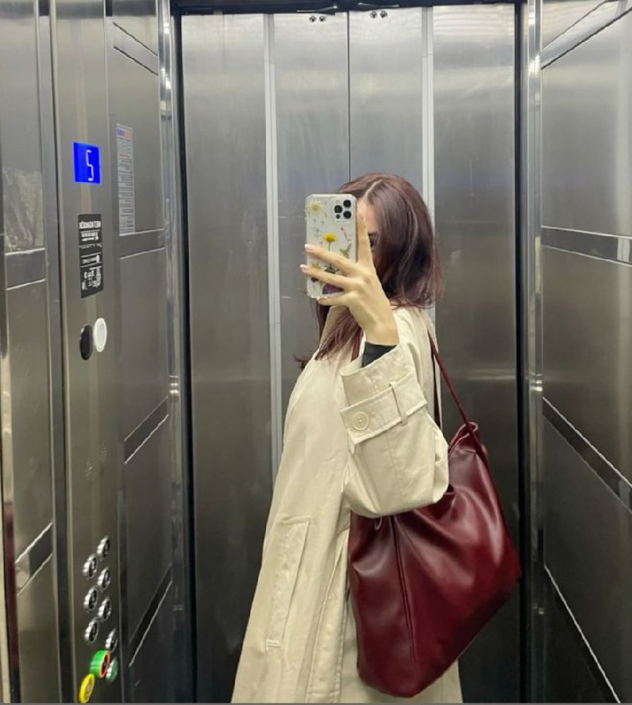 Très jolie sac rouge bordeaux 