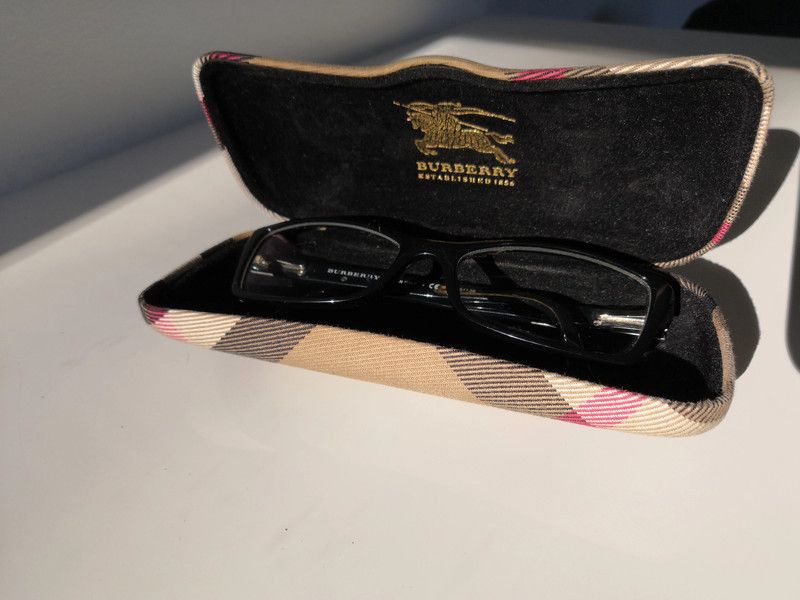 Etui de lunette BURBERRY 
