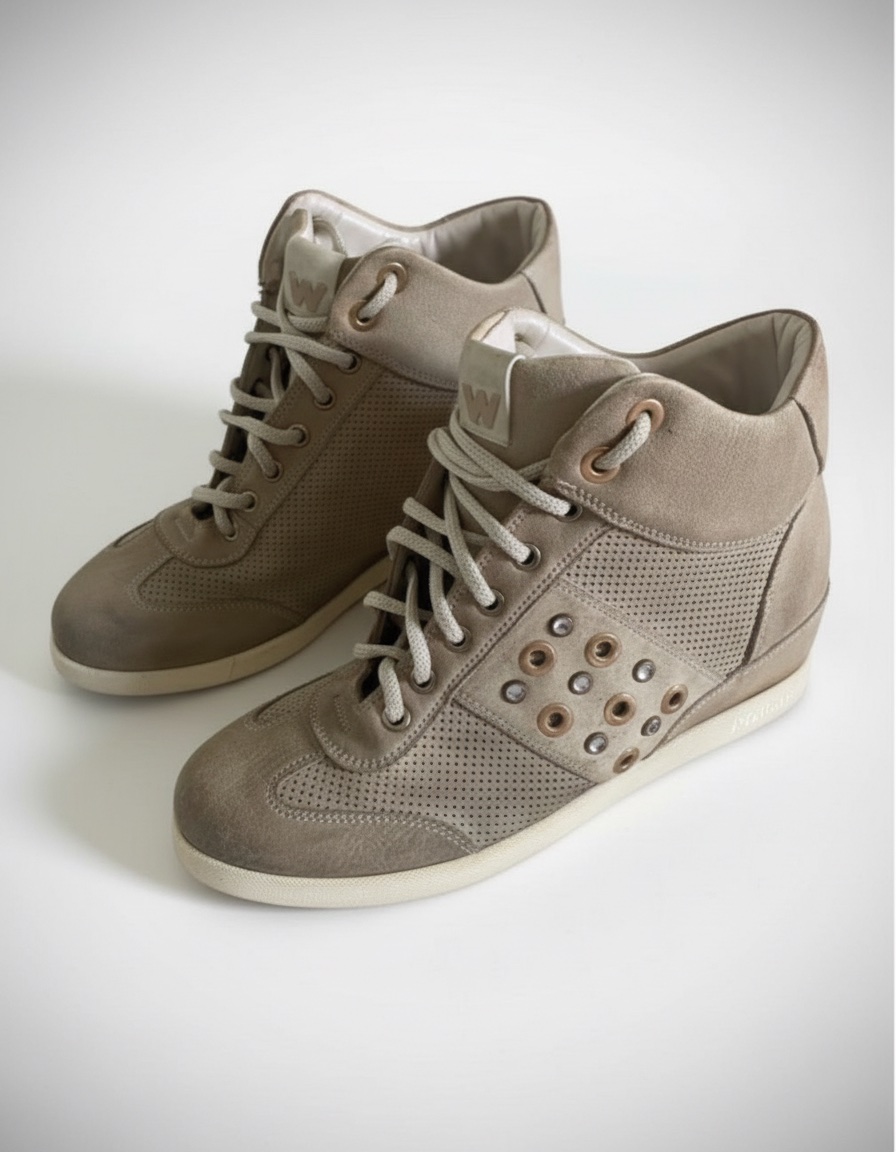 Chaussure avec des strasses
