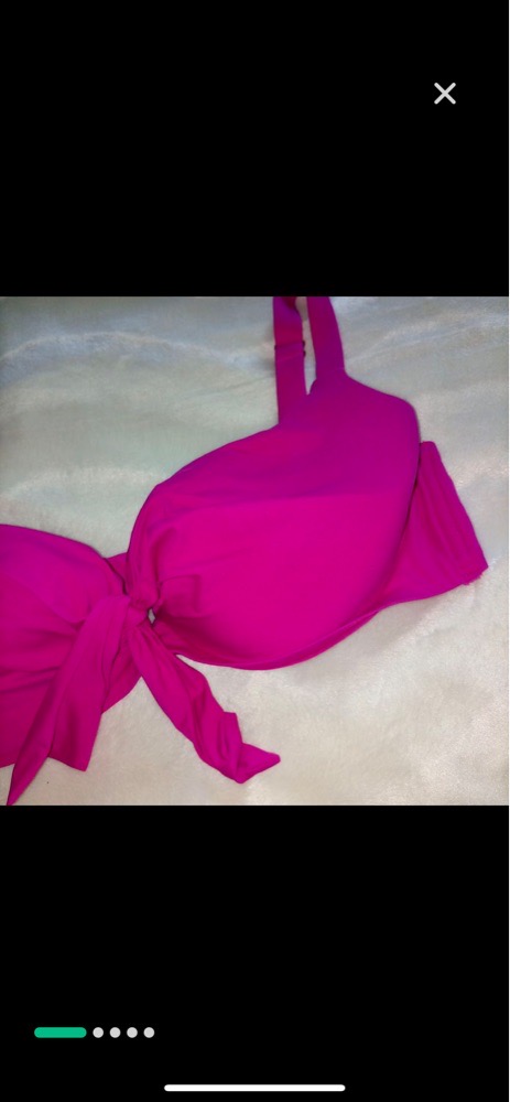 Haut de bikini noué