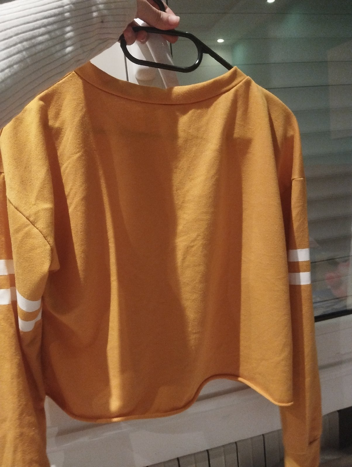 Pull jaune calme