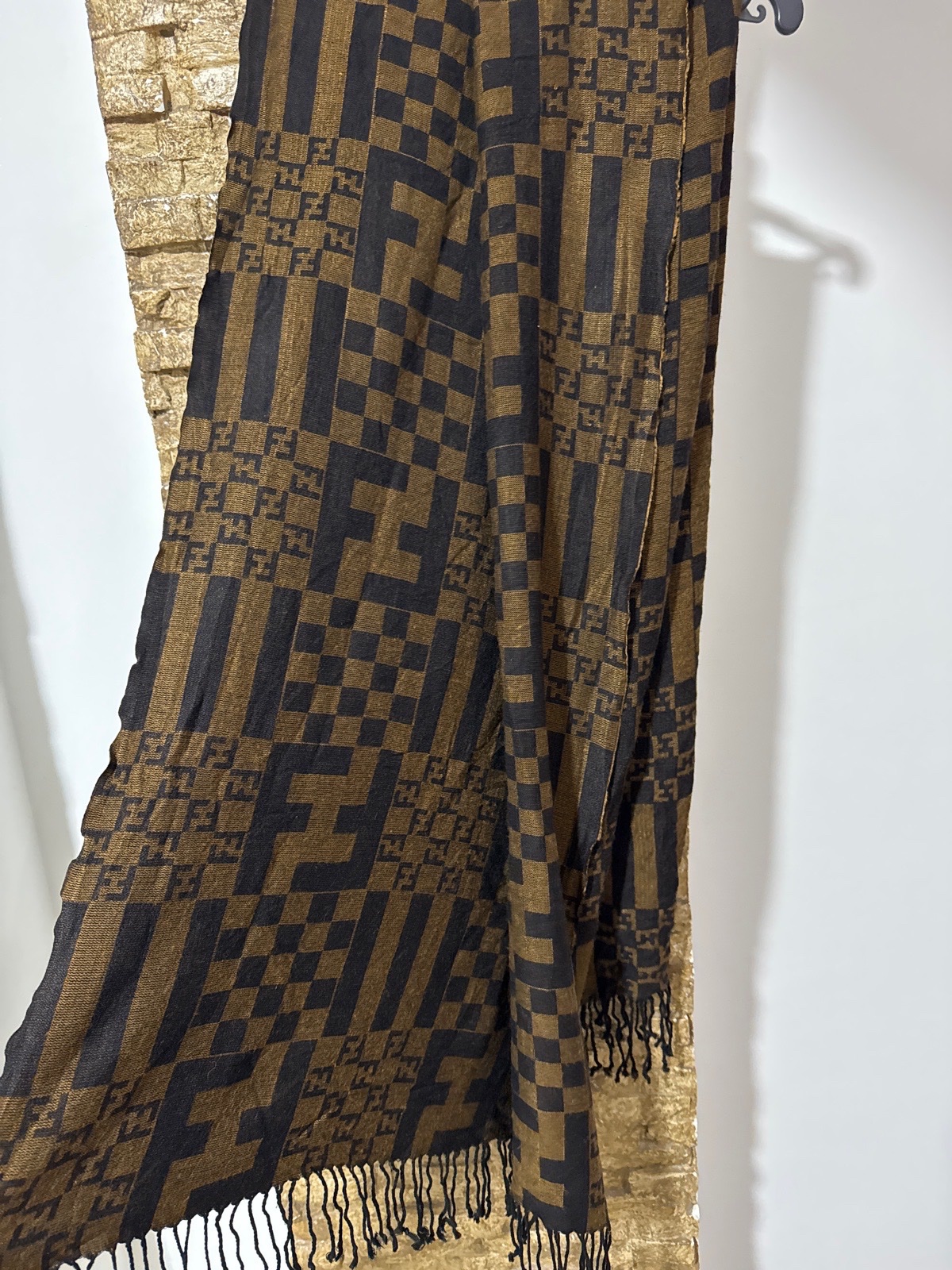 Fendi echarpe monogramme neuf