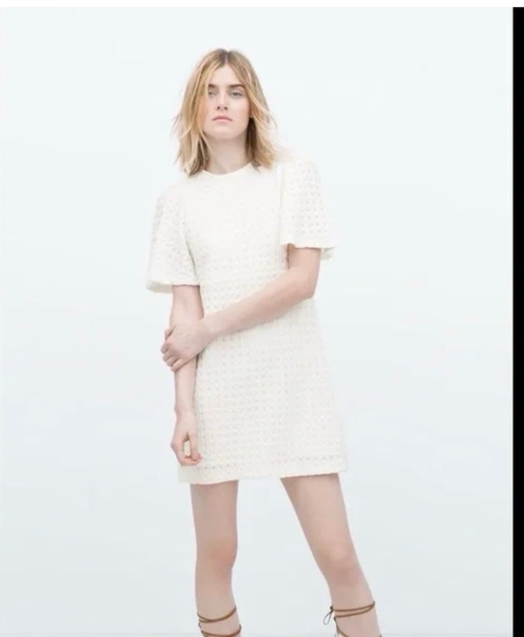 Zara midi dresse a manche cape neuf