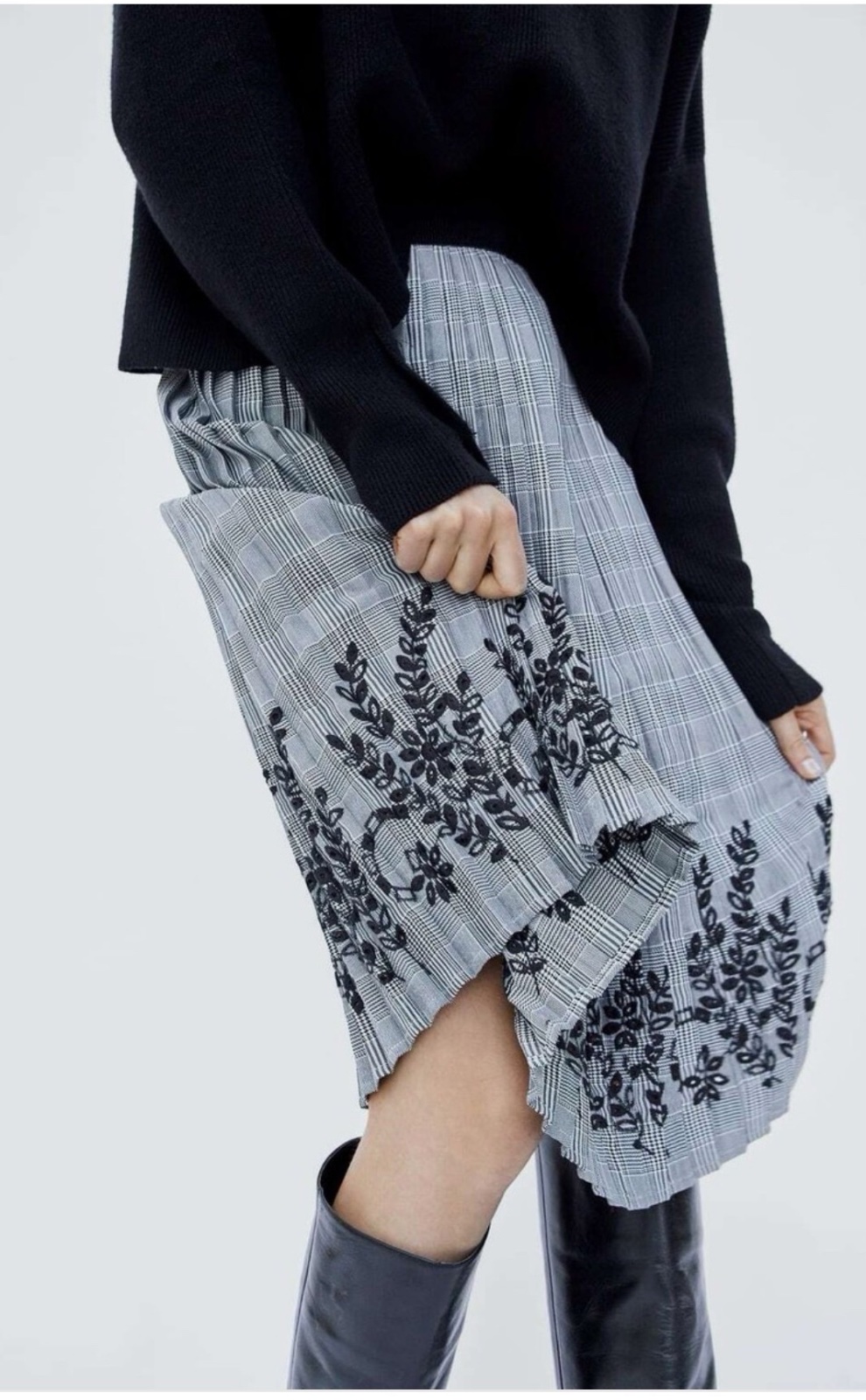 Zara jupe midi plissé brodé neuf