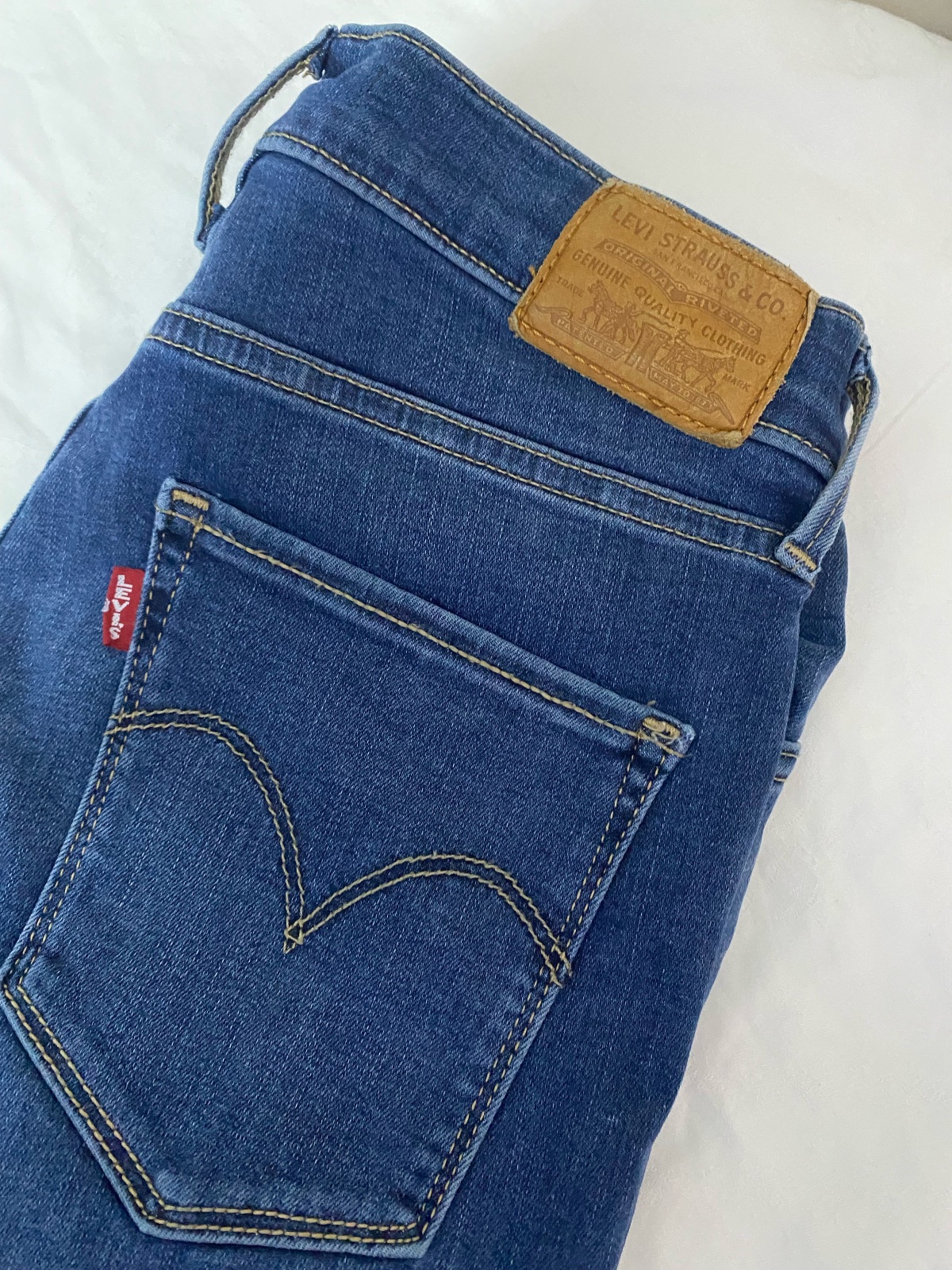 Jean levis original 720 skinny élastique taille 27 convient à la taille 36