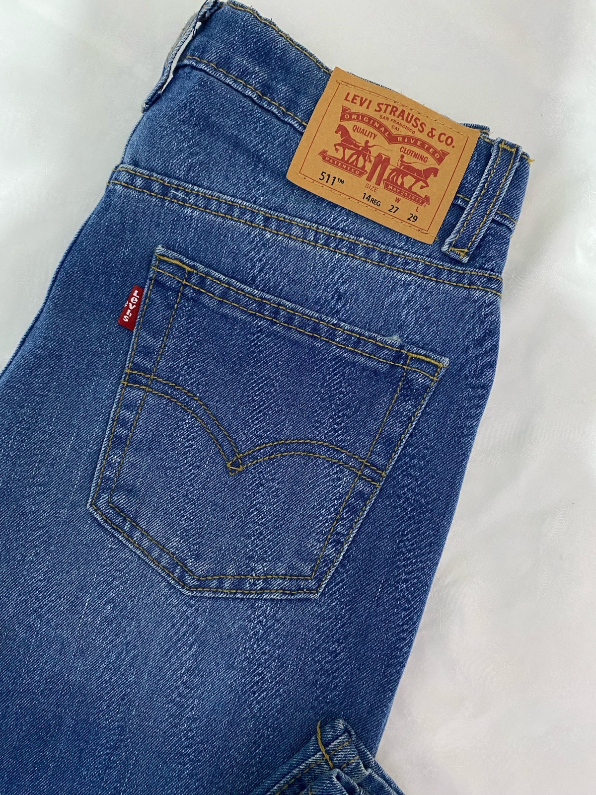 Jean levis 511 stright taille W27 