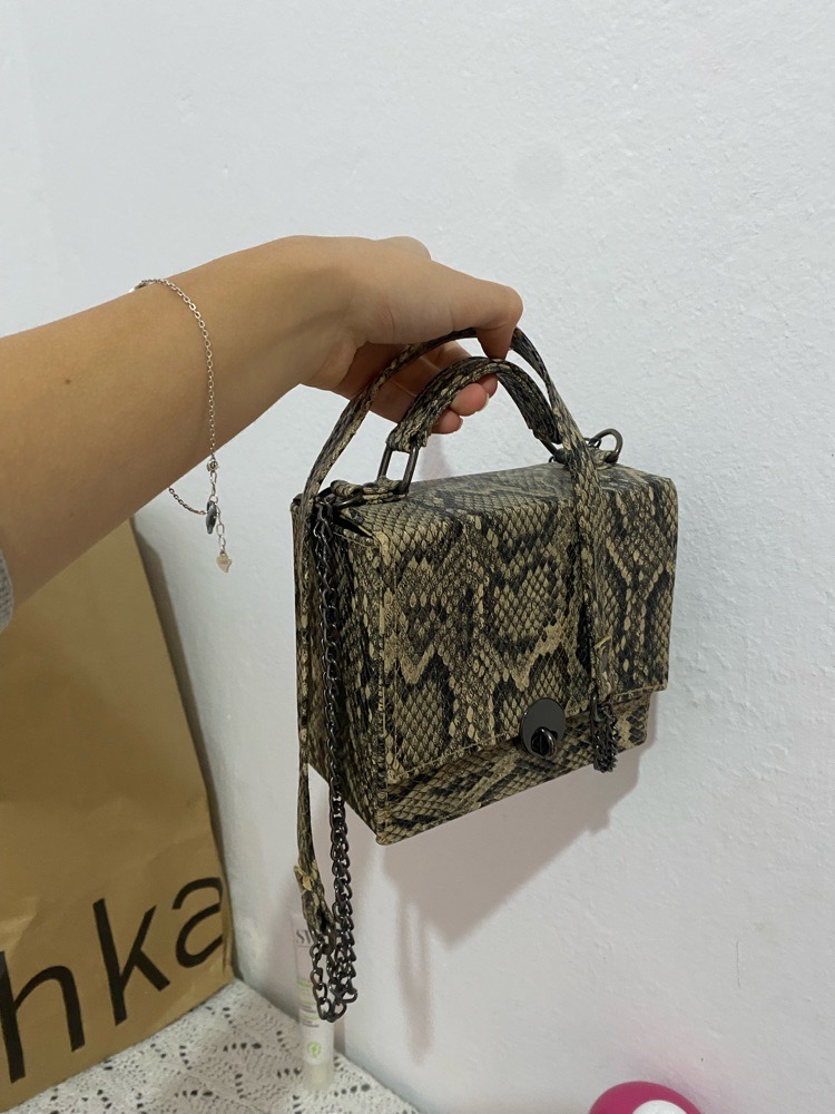 Mini sac a main en simili cuir vibes python🐍