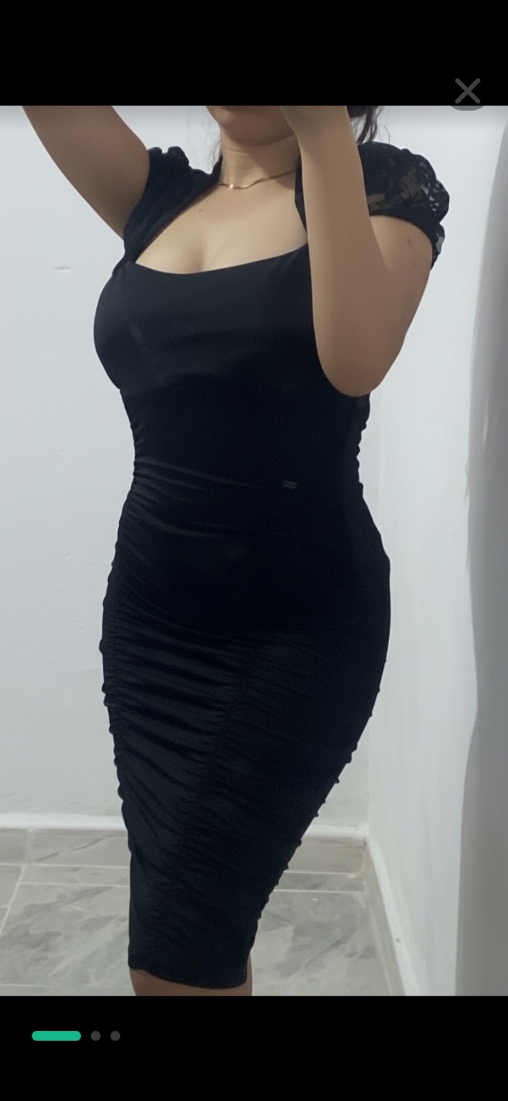 Robe moulante taille xs/s avec dentelle 