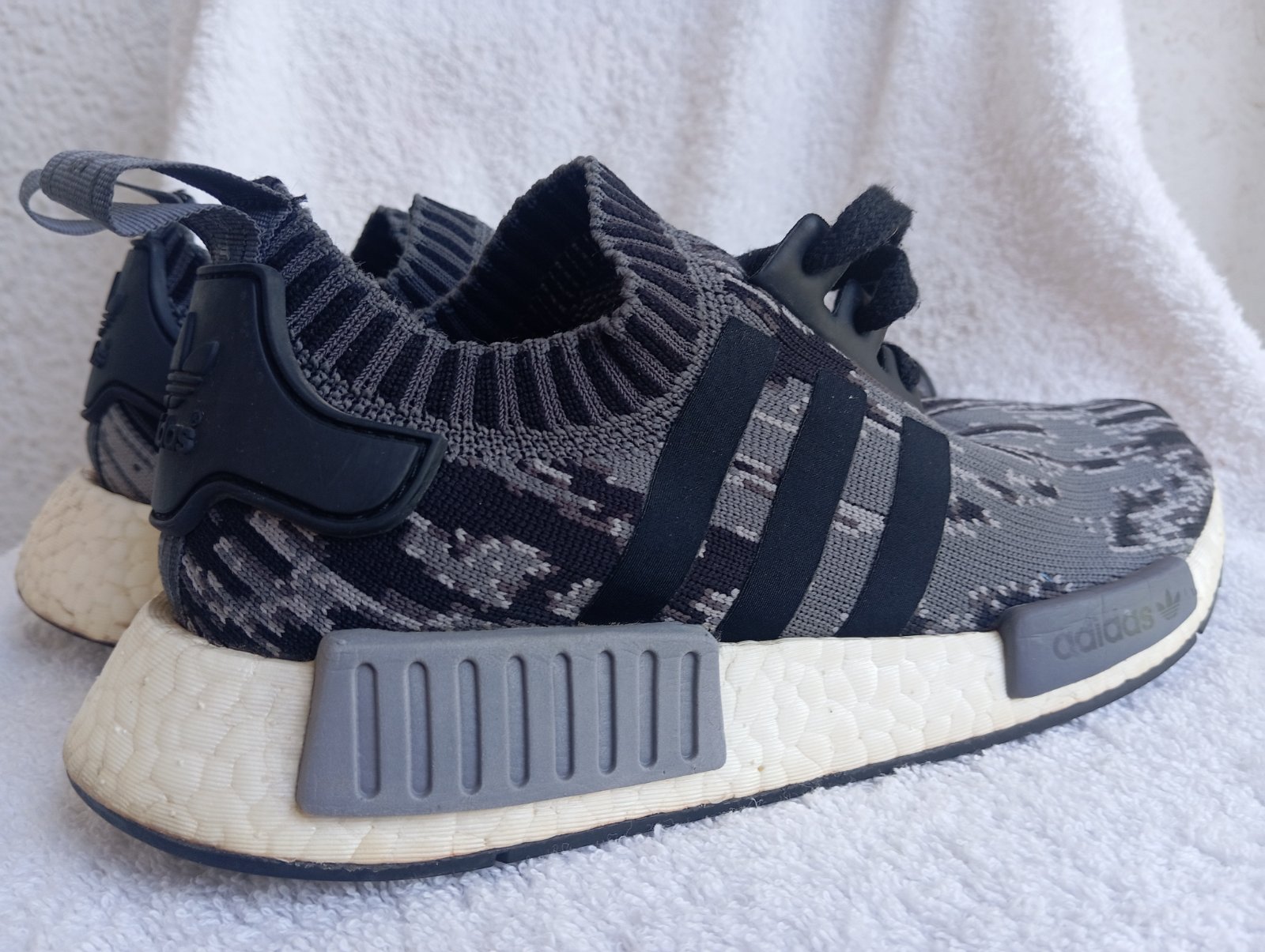 Adidas NMD R1 Primeknit BZ0223