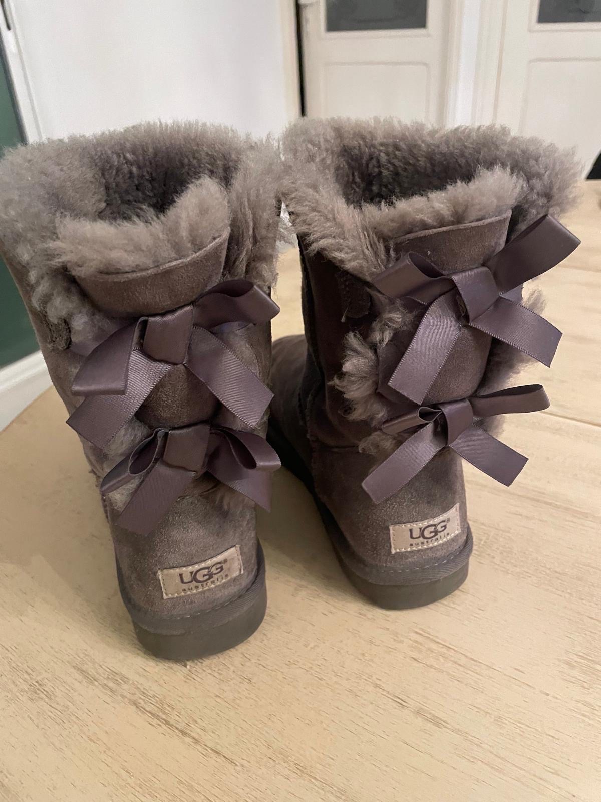 Ugs